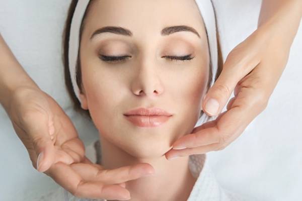 Ayurvedic Face Massage